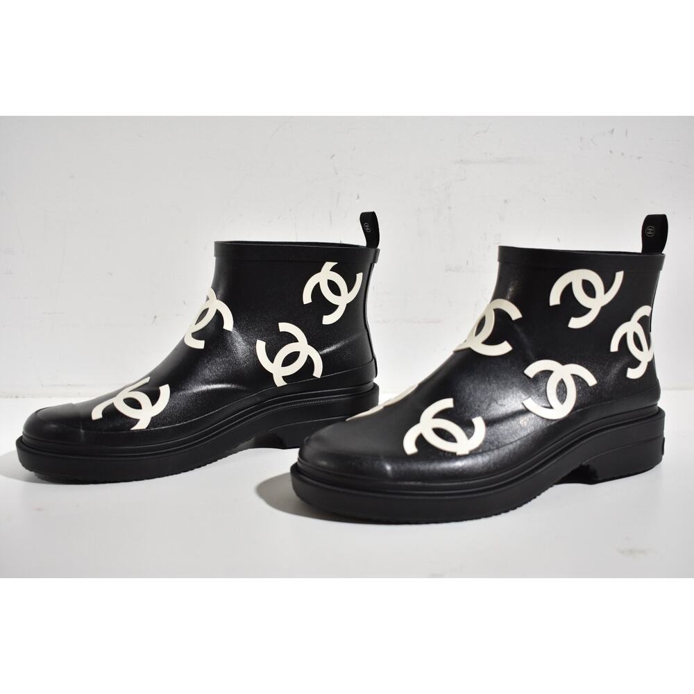 Chanel 23A Black White All Over Logo Rubber CC Low Top Short Ankle Rain Boots 41 - Picture 9 of 11